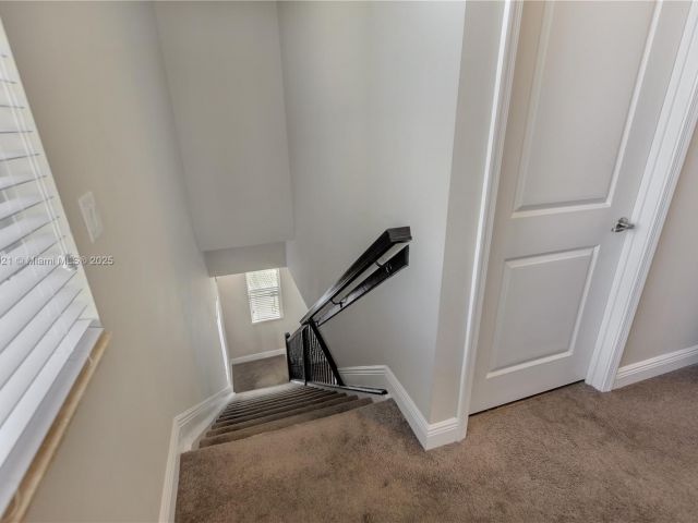 Продажа дома по адресу 1799 NW 124th Way 1799 - фото 5715217