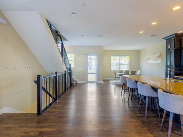 Продажа дома по адресу 1799 NW 124th Way 1799 - фото 5715222