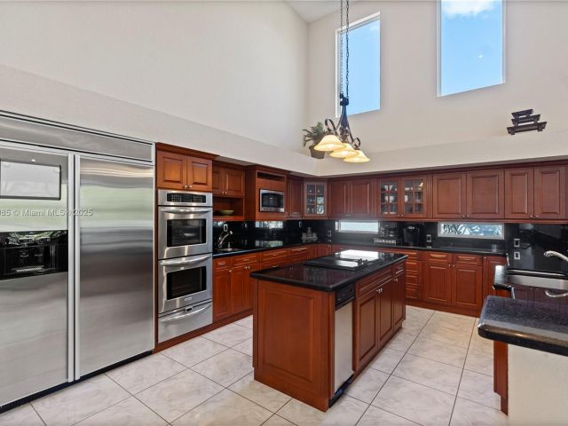 Продажа дома по адресу 1113 SW 156th Ter - фото 5548691