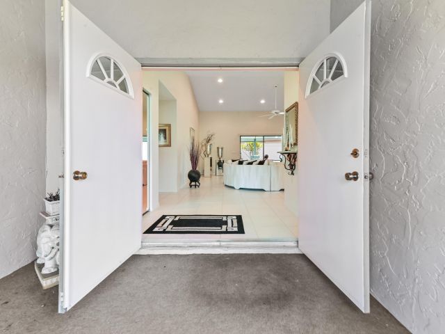 Продажа дома по адресу 2320 Riviera Drive - фото 5816640