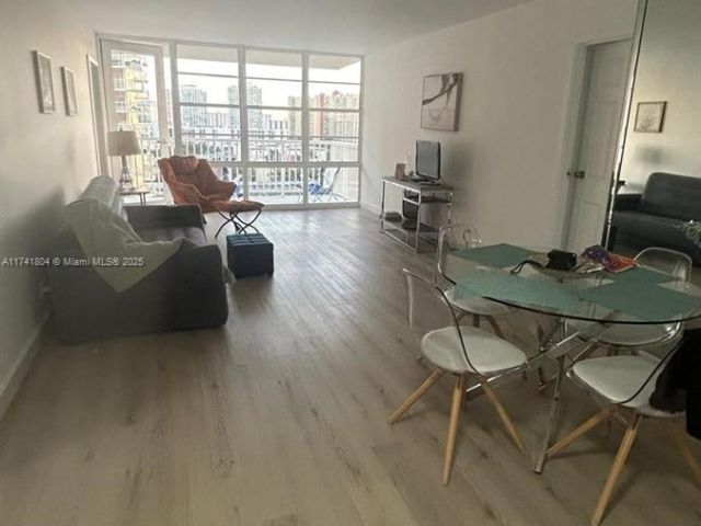 Продажа квартиры #1407 - фото 5669170