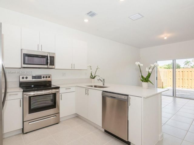 Продажа дома по адресу 16207 SW 288th Ter - фото 5869175