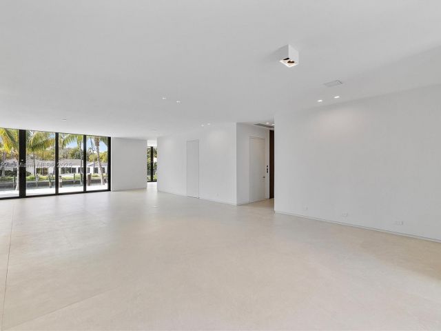 Продажа дома по адресу 960 Mariner Dr - фото 5573979