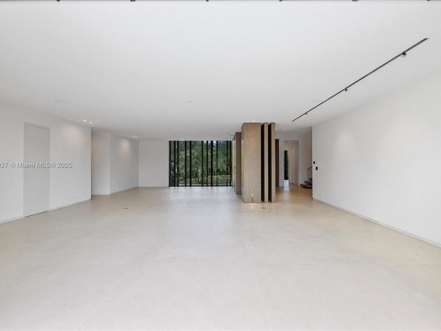 Продажа дома по адресу 960 Mariner Dr - фото 5573980