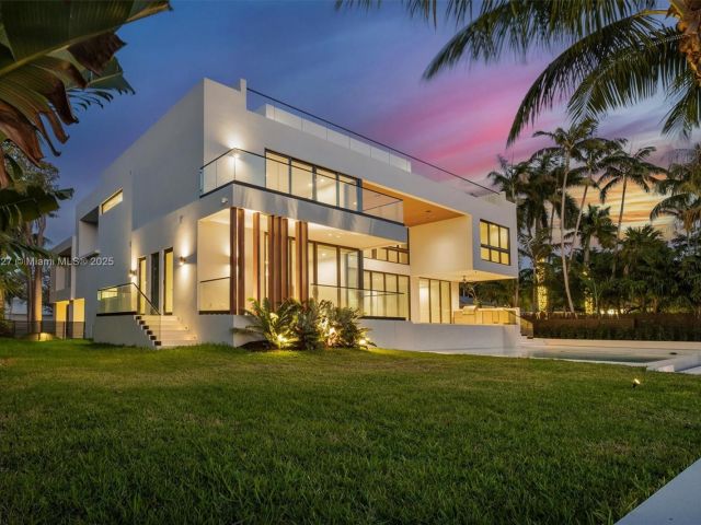 Продажа дома по адресу 960 Mariner Dr - фото 5573986