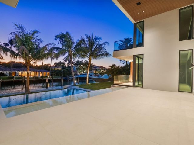 Продажа дома по адресу 960 Mariner Dr - фото 5573990