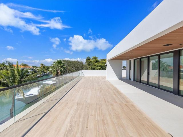 Продажа дома по адресу 960 Mariner Dr - фото 5573991