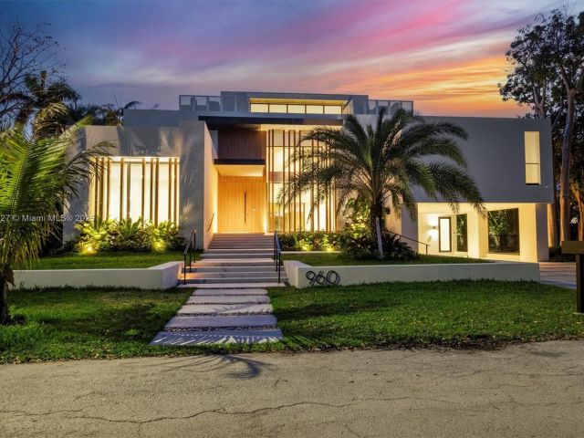 Продажа дома по адресу 960 Mariner Dr - фото 5573994