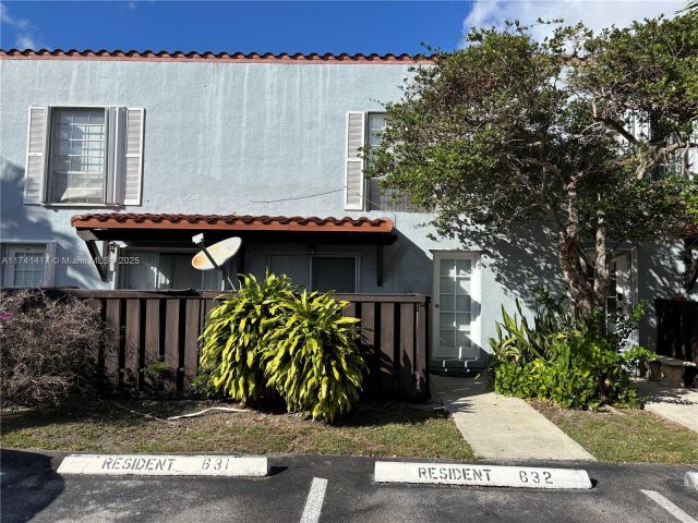 Дом в аренду по адресу 10806 N Kendall Dr P-26 - фото 7429419