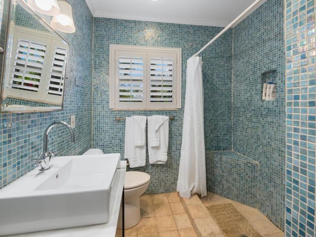 Продажа дома по адресу 1928 NE 7th Pl - фото 5801740