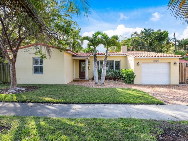 Продажа дома по адресу 1928 NE 7th Pl - фото 5801752