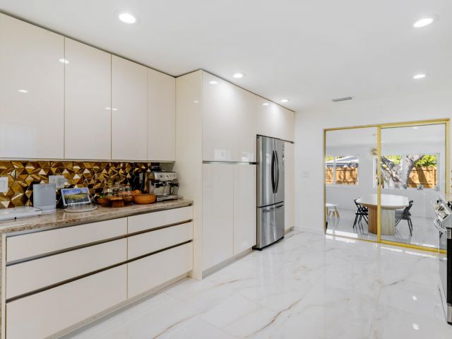 Продажа дома по адресу 1323 Lincoln Street - фото 5841185