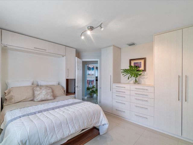 Продажа дома по адресу 1322 Johnson St - фото 5525346