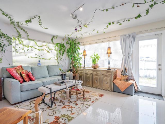 Продажа дома по адресу 1322 Johnson St - фото 5525349