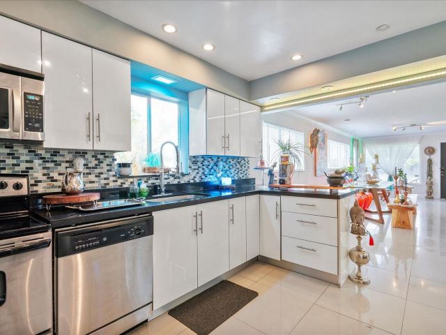 Продажа дома по адресу 1322 Johnson St - фото 5525351