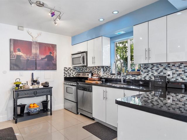 Продажа дома по адресу 1322 Johnson St - фото 5525353