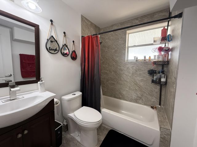 Продажа дома по адресу 303 NW 28 Way - фото 6172245