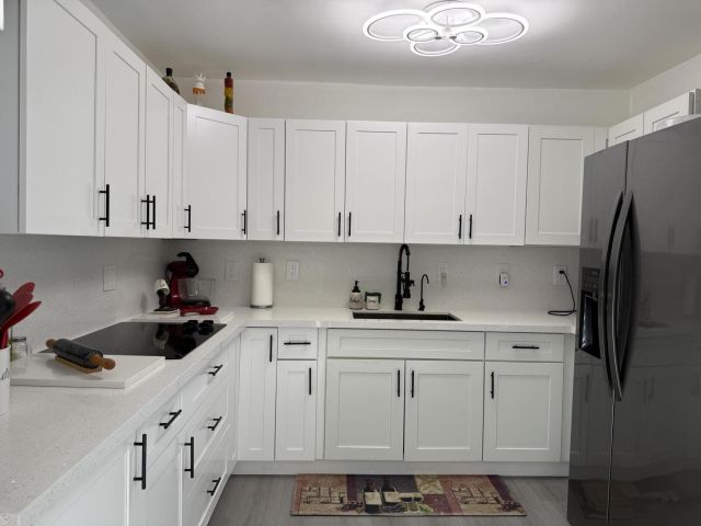 Продажа дома по адресу 303 NW 28 Way - фото 6172256