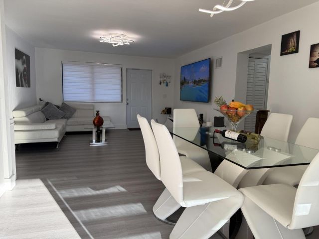 Продажа дома по адресу 303 NW 28 Way - фото 6172258