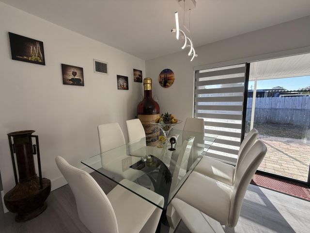 Продажа дома по адресу 303 NW 28 Way - фото 6172259