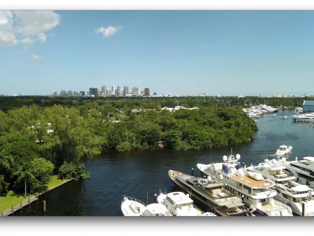 Продажа дома по адресу 1421 SW 23rd Court - фото 5774309