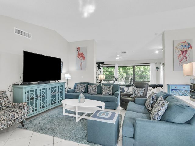 Продажа дома по адресу 6335 Hitchin Post Way - фото 5763956