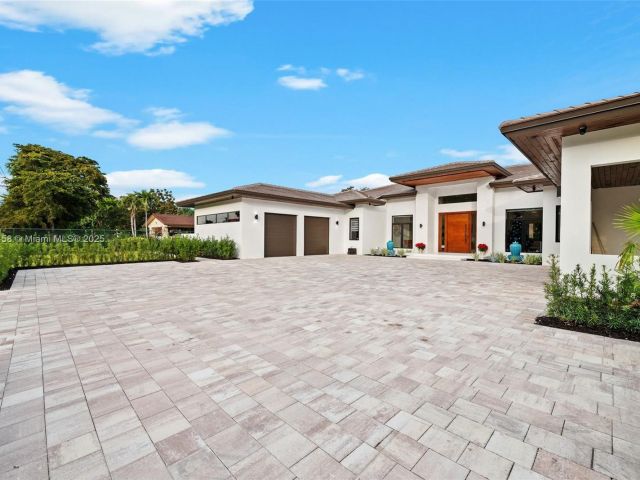 Продажа дома по адресу 7775 SW 72nd Ave - фото 6108322