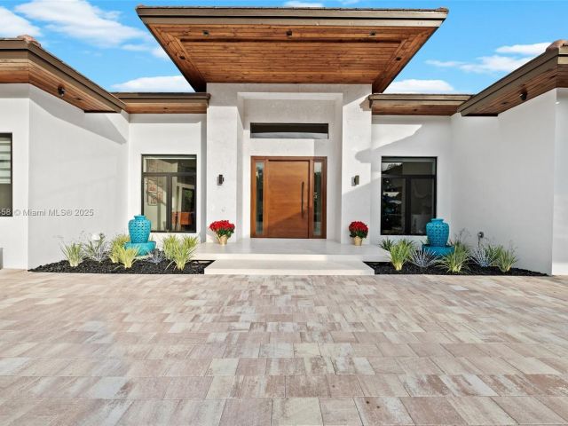 Продажа дома по адресу 7775 SW 72nd Ave - фото 6108324