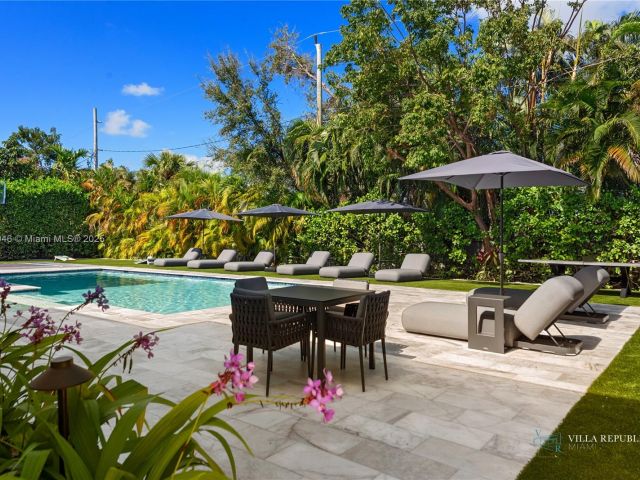 Дом в аренду по адресу 1941 NE 196th Ter - фото 6121500