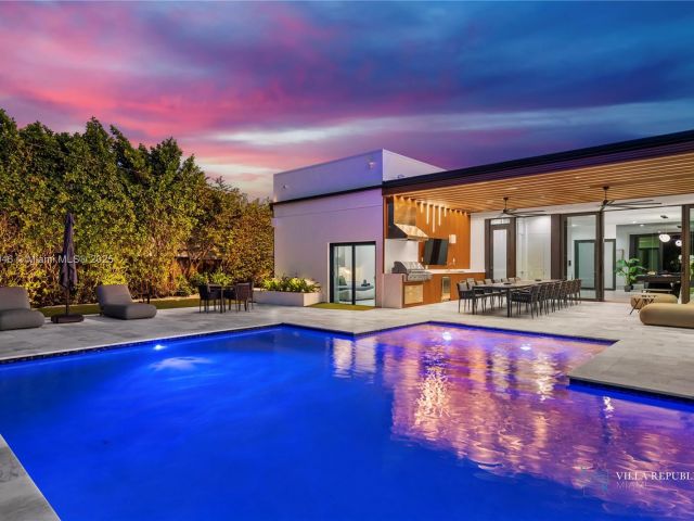 Дом в аренду по адресу 1941 NE 196th Ter - фото 6121502