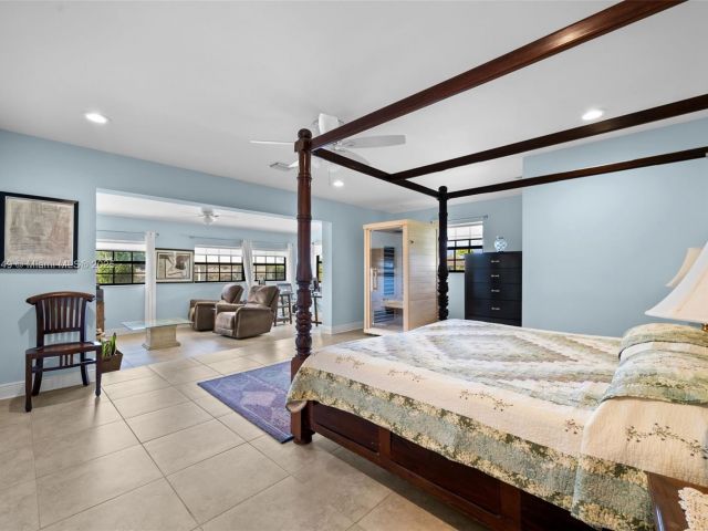 Продажа дома по адресу 19650 SW 207th Ave - фото 6195193