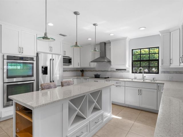 Продажа дома по адресу 19650 SW 207th Ave - фото 6195198