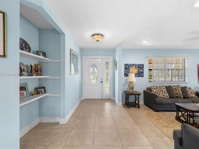 Продажа дома по адресу 19650 SW 207th Ave - фото 6195206