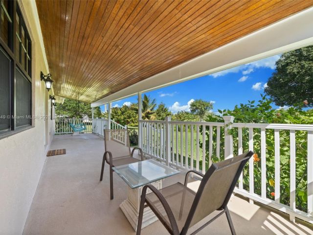 Продажа дома по адресу 19650 SW 207th Ave - фото 6195209