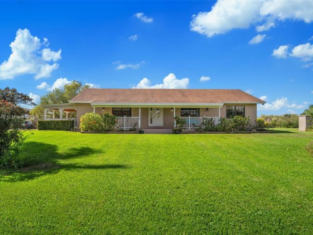 Продажа дома по адресу 19650 SW 207th Ave - фото 6195210