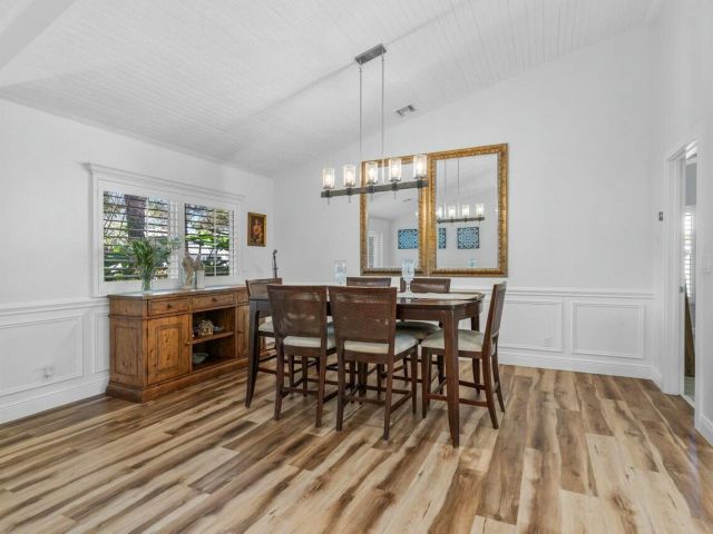 Продажа дома по адресу 2047 SW 36th Avenue - фото 5754816