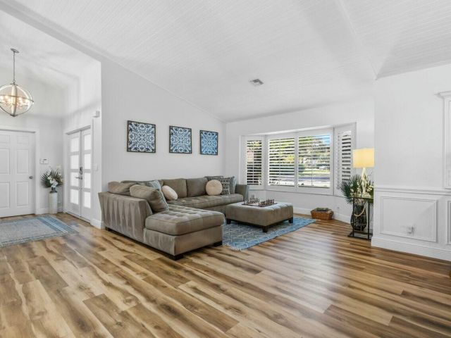 Продажа дома по адресу 2047 SW 36th Avenue - фото 5754819