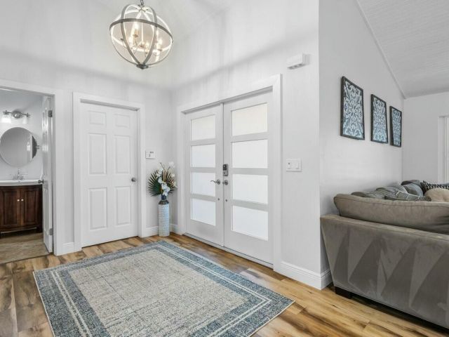 Продажа дома по адресу 2047 SW 36th Avenue - фото 5754825