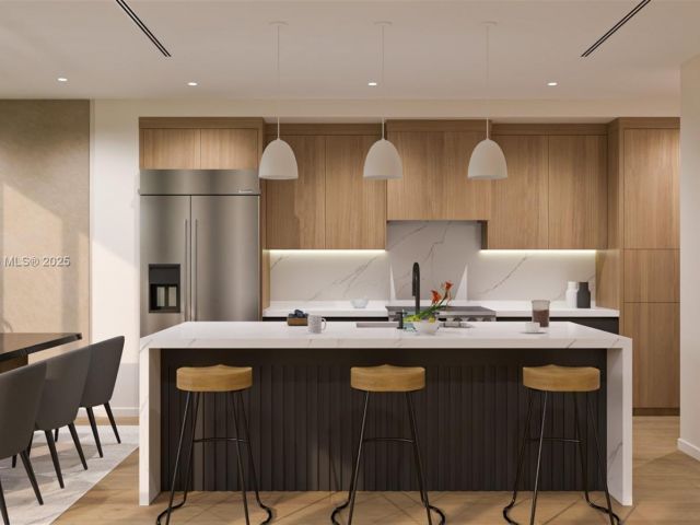 Продажа дома по адресу 555 Catalonia Ave - фото 5858190