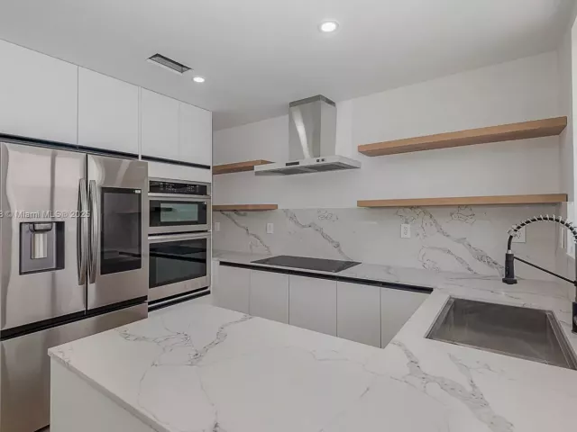 Дом в аренду по адресу 1975 Calais Dr 3 - фото 5520498