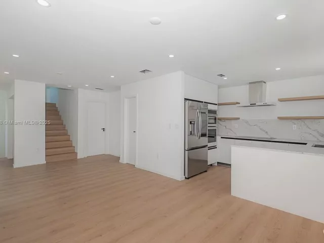 Дом в аренду по адресу 1975 Calais Dr 3 - фото 5520501