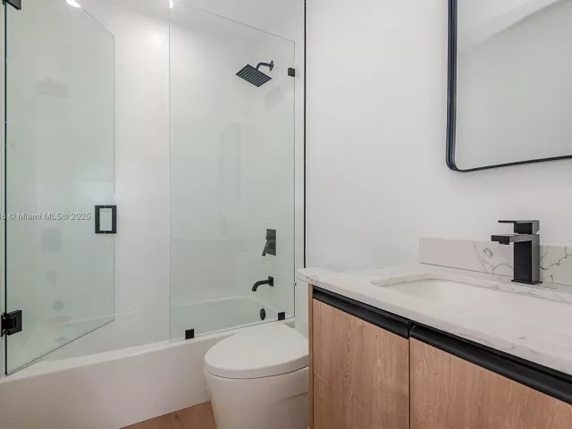 Дом в аренду по адресу 1975 Calais Dr 3 - фото 5520486