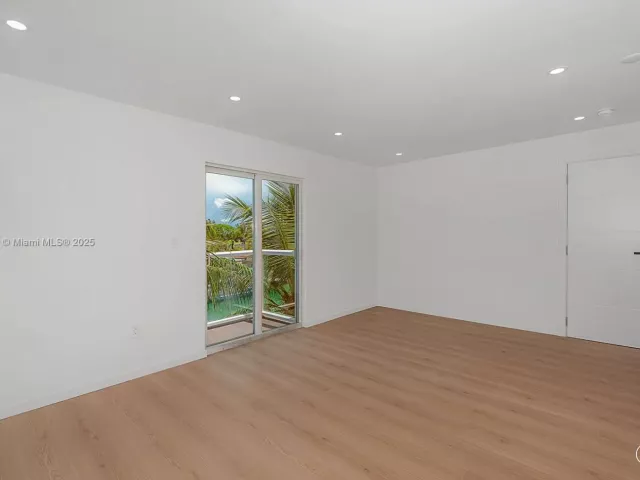 Дом в аренду по адресу 1975 Calais Dr 3 - фото 5520489