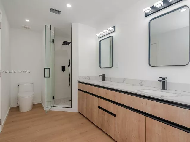 Дом в аренду по адресу 1975 Calais Dr 3 - фото 5520485