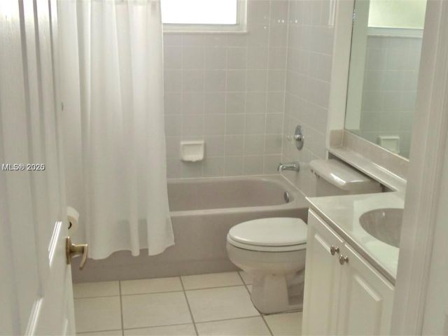 Продажа дома по адресу 575 SE 29th Dr - фото 5724656