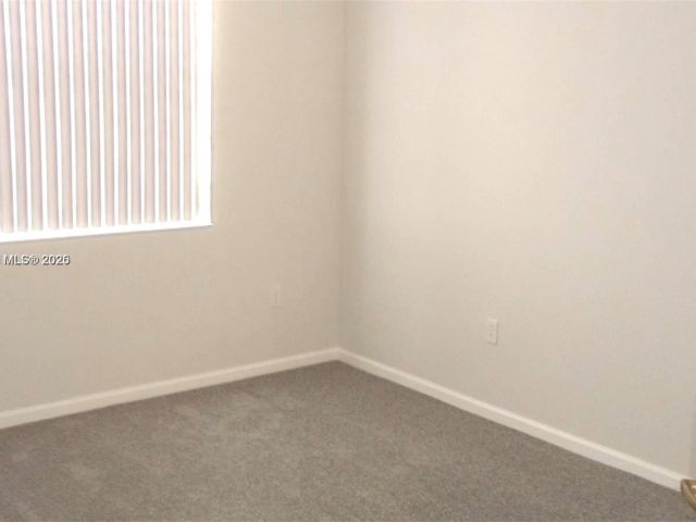 Продажа дома по адресу 575 SE 29th Dr - фото 5724657