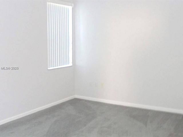 Продажа дома по адресу 575 SE 29th Dr - фото 5724662