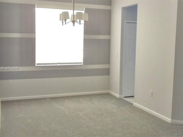 Продажа дома по адресу 575 SE 29th Dr - фото 5724663