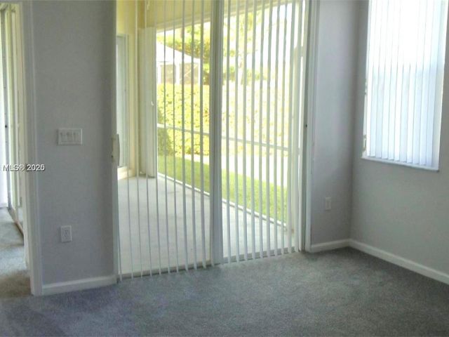 Продажа дома по адресу 575 SE 29th Dr - фото 5724664