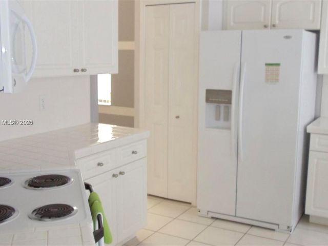 Продажа дома по адресу 575 SE 29th Dr - фото 5724666